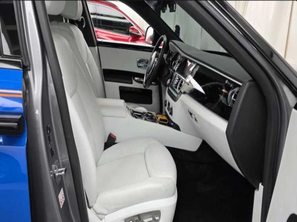 롤스로이스 고스트 6.6 V12 EWB 이미지 10