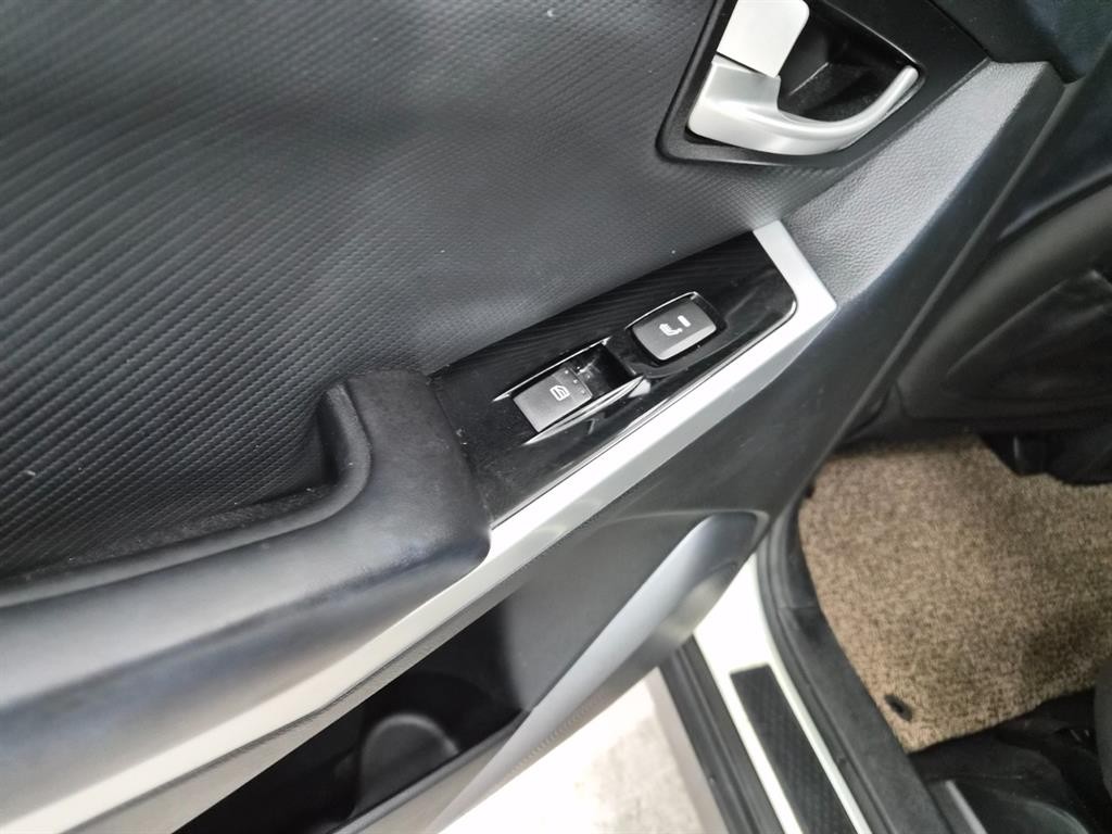 KG모빌리티(쌍용) 코란도 뉴스타일코란도C 2.2 RX 2WD 고급형 이미지 8