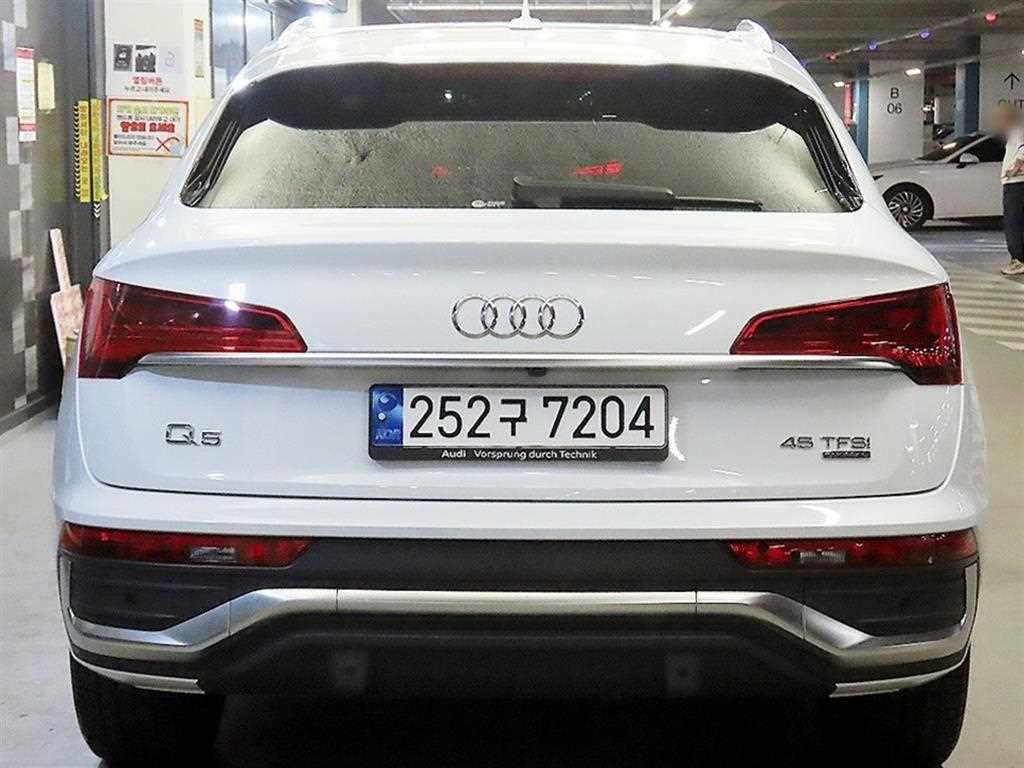 아우디 Q5 Q5 (FY) 45 TFSI 콰트로 프리미엄 스포트백 이미지 5