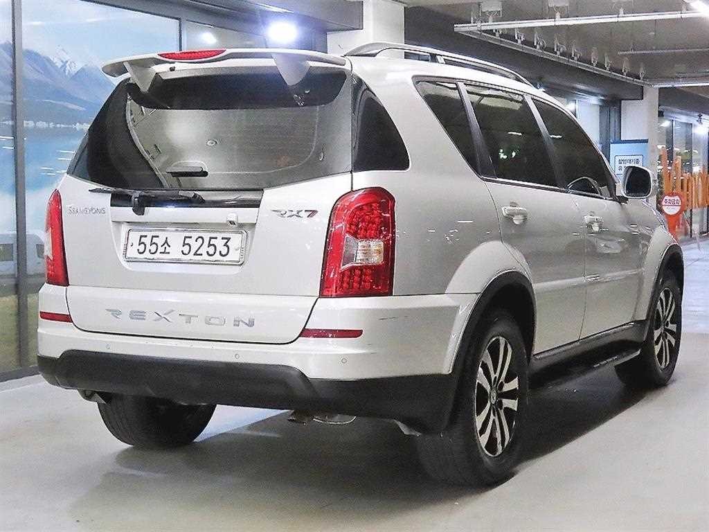 KG모빌리티(쌍용) 렉스턴 렉스턴W 2.0  4WD RX7 프레스티지 이미지 4