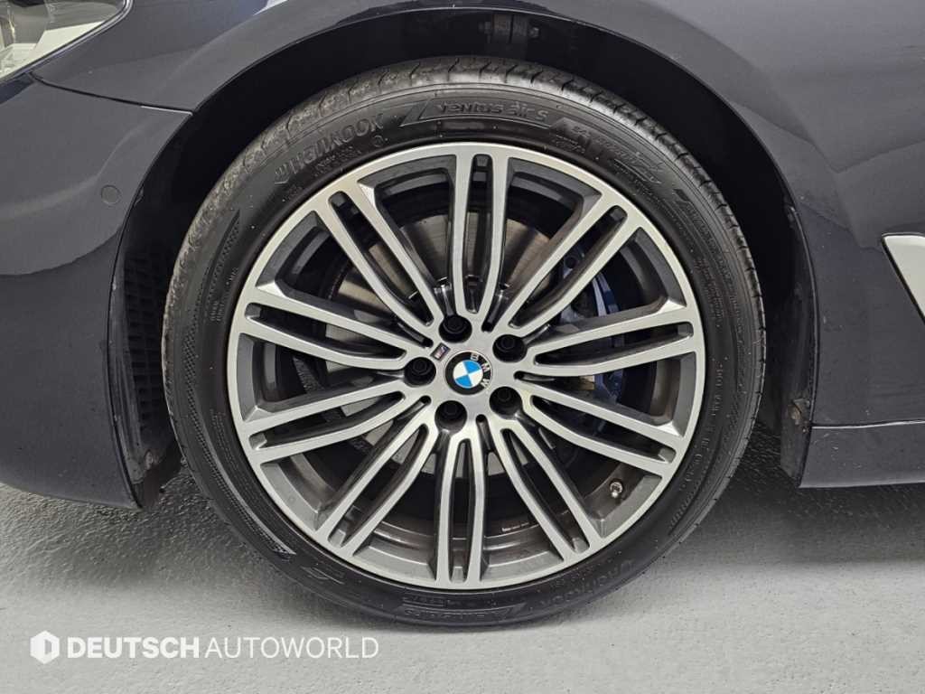 BMW 5시리즈 5시리즈 (G30) 530i xDrive M 스포츠 플러스 이미지 5