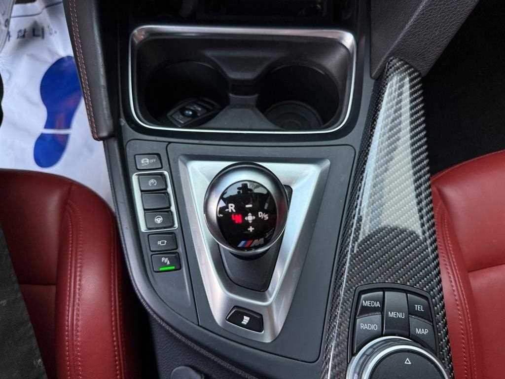 BMW 3시리즈 M3 (F80, E90) M3 세단 이미지 11