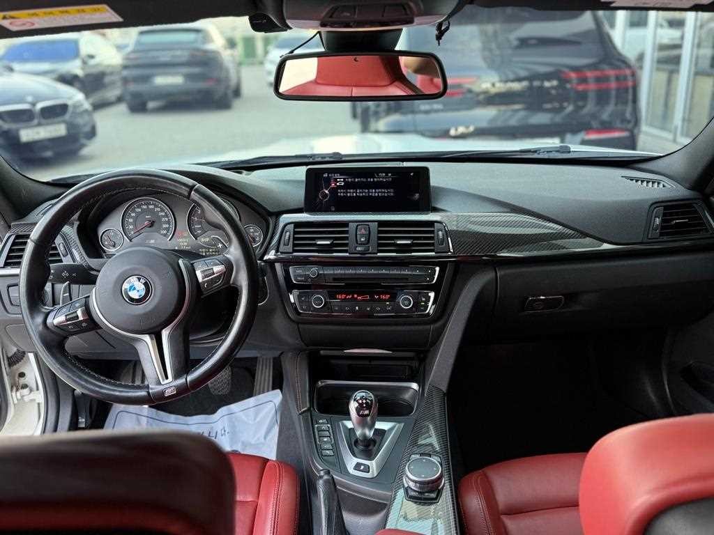 BMW 3시리즈 M3 (F80, E90) M3 세단 이미지 7
