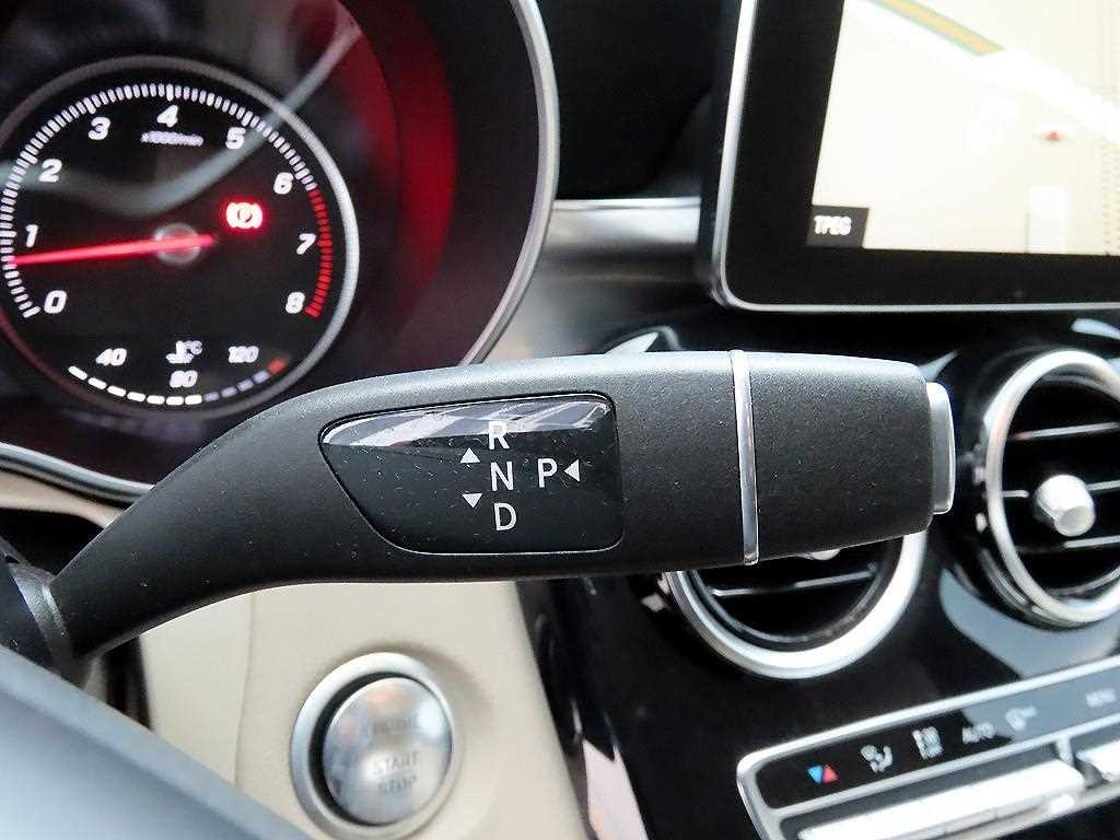벤츠 C 클래스 C클래스 W205 C200 이미지 11