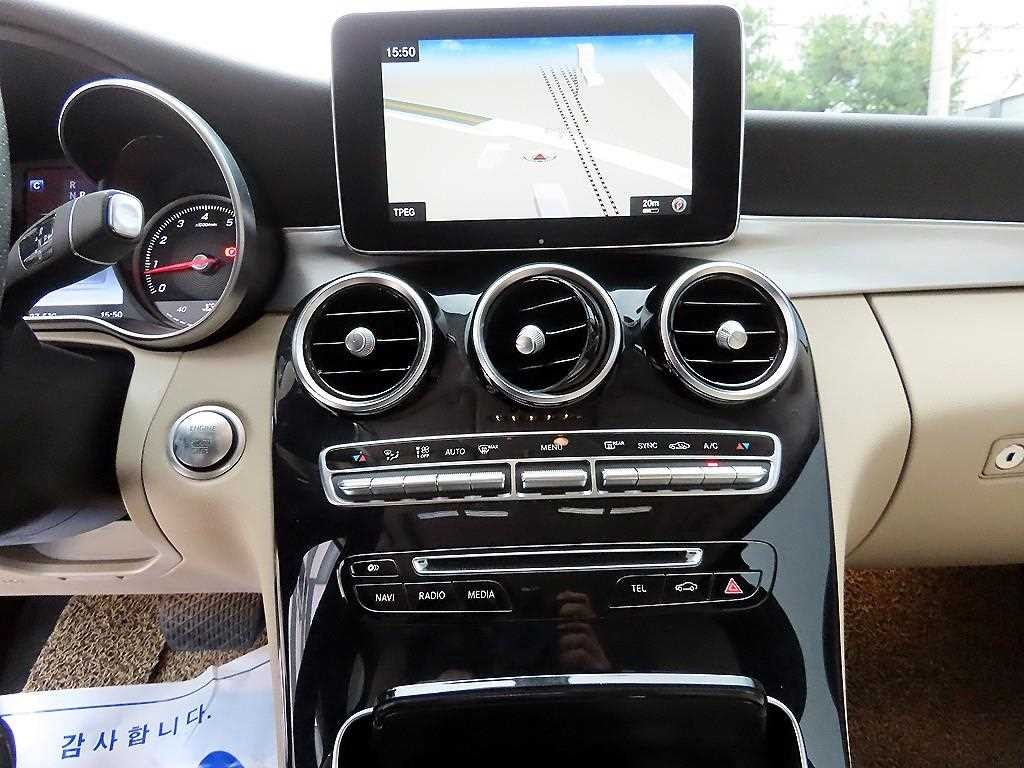 벤츠 C 클래스 C클래스 W205 C200 이미지 15