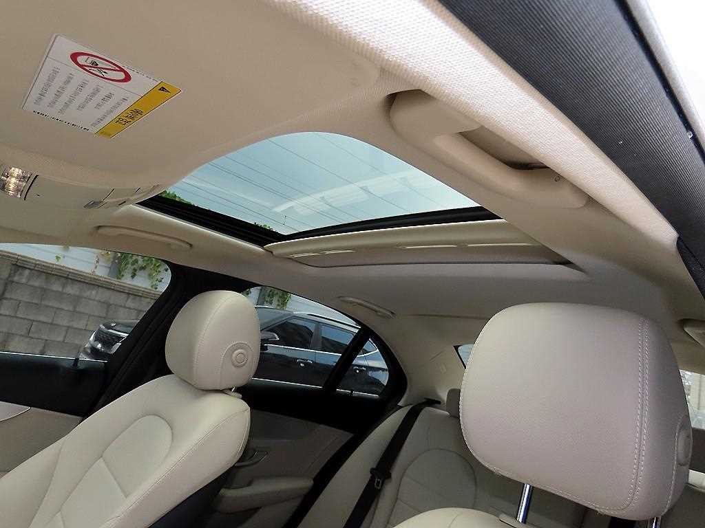 벤츠 C 클래스 C클래스 W205 C200 이미지 17