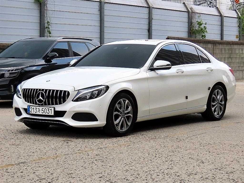 벤츠 C 클래스 C클래스 W205 C200 이미지 2