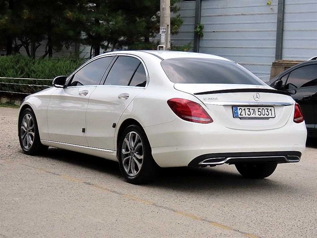 벤츠 C 클래스 C클래스 W205 C200 이미지 3