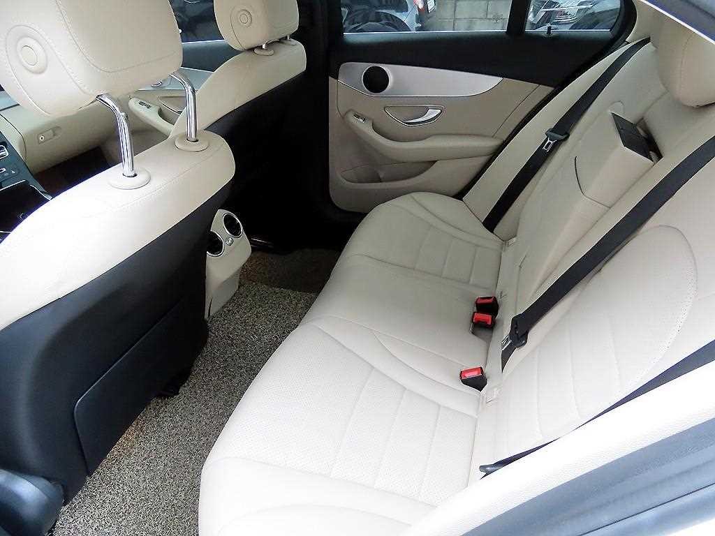 벤츠 C 클래스 C클래스 W205 C200 이미지 6