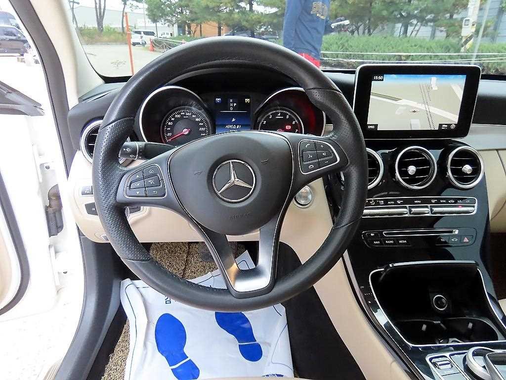 벤츠 C 클래스 C클래스 W205 C200 이미지 8