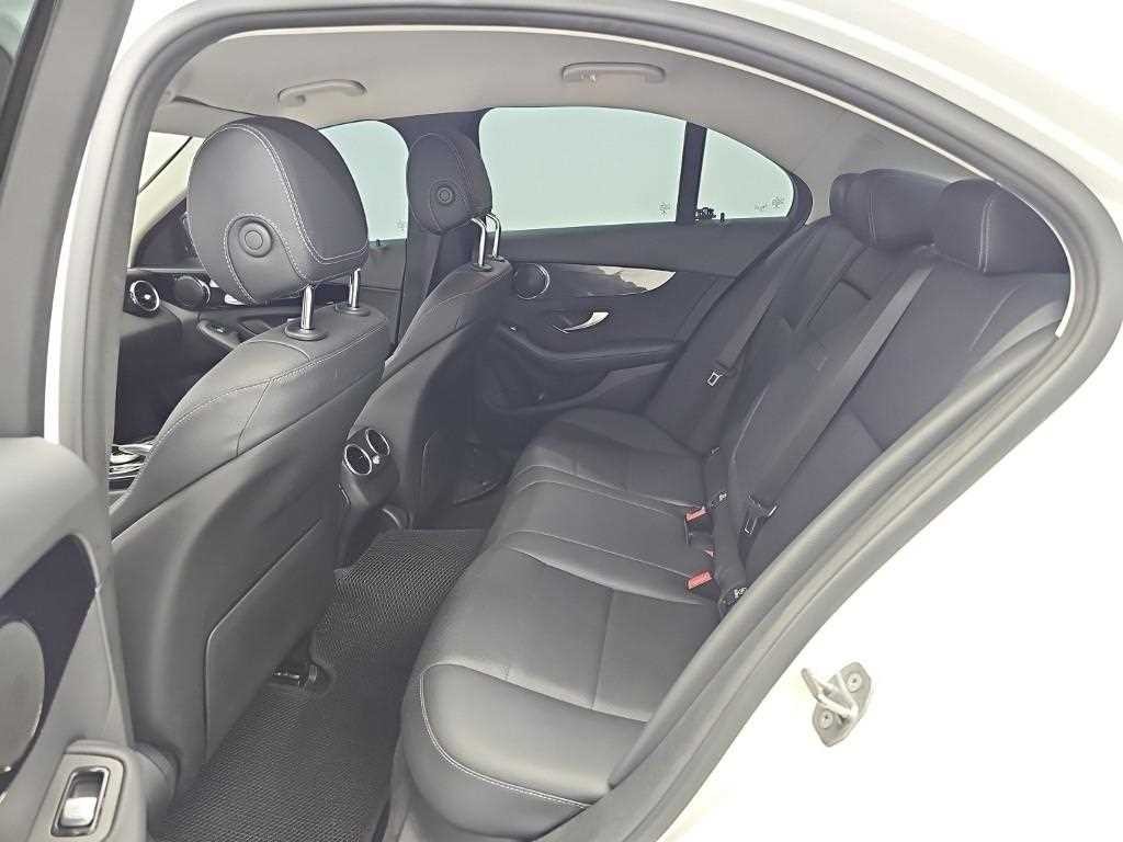 벤츠 C 클래스 C클래스 W205 C200 이미지 12