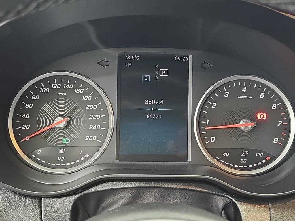 벤츠 C 클래스 C클래스 W205 C200 이미지 6
