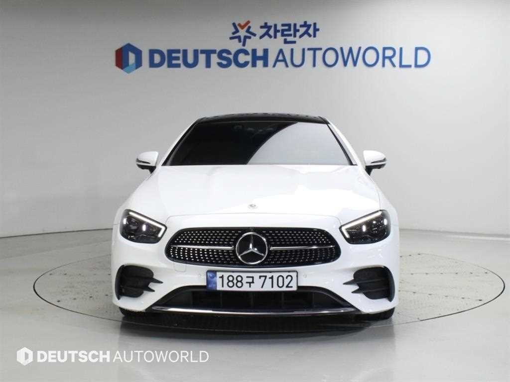 벤츠 E 클래스 E-클래스 W213 E300d 4MATIC 쿠페 이미지 3