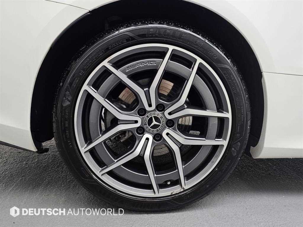 벤츠 E 클래스 E-클래스 W213 E300d 4MATIC 쿠페 이미지 5