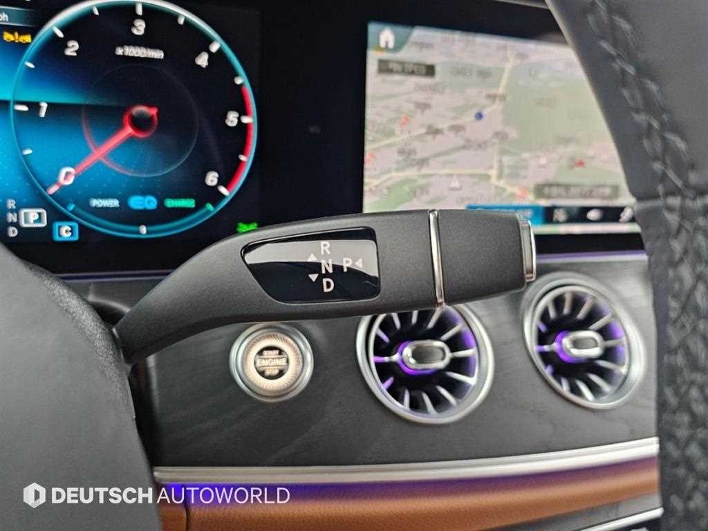 벤츠 E 클래스 E-클래스 W213 E300d 4MATIC 쿠페 이미지 9
