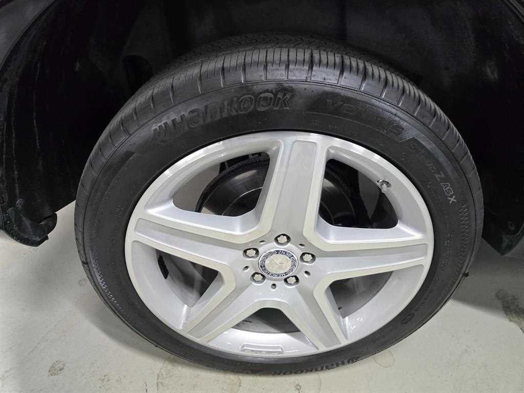 벤츠 M 클래스 뉴 M클래스 W166 ML350 블루텍 4매틱 이미지 19