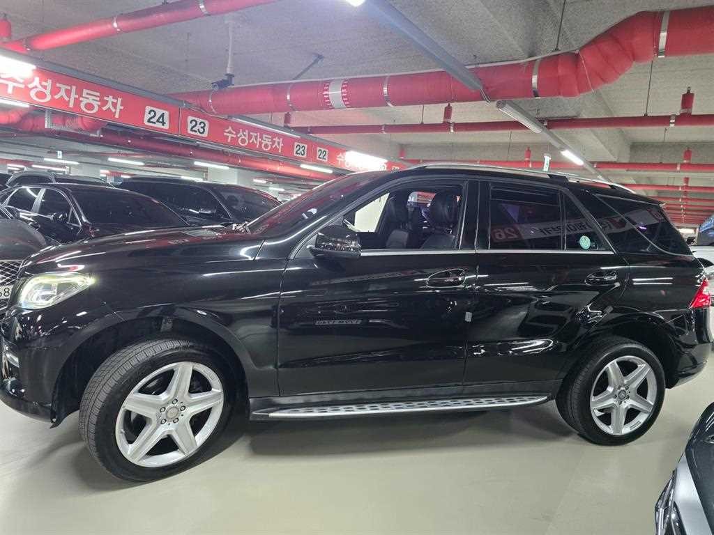 벤츠 M 클래스 뉴 M클래스 W166 ML350 블루텍 4매틱 이미지 3