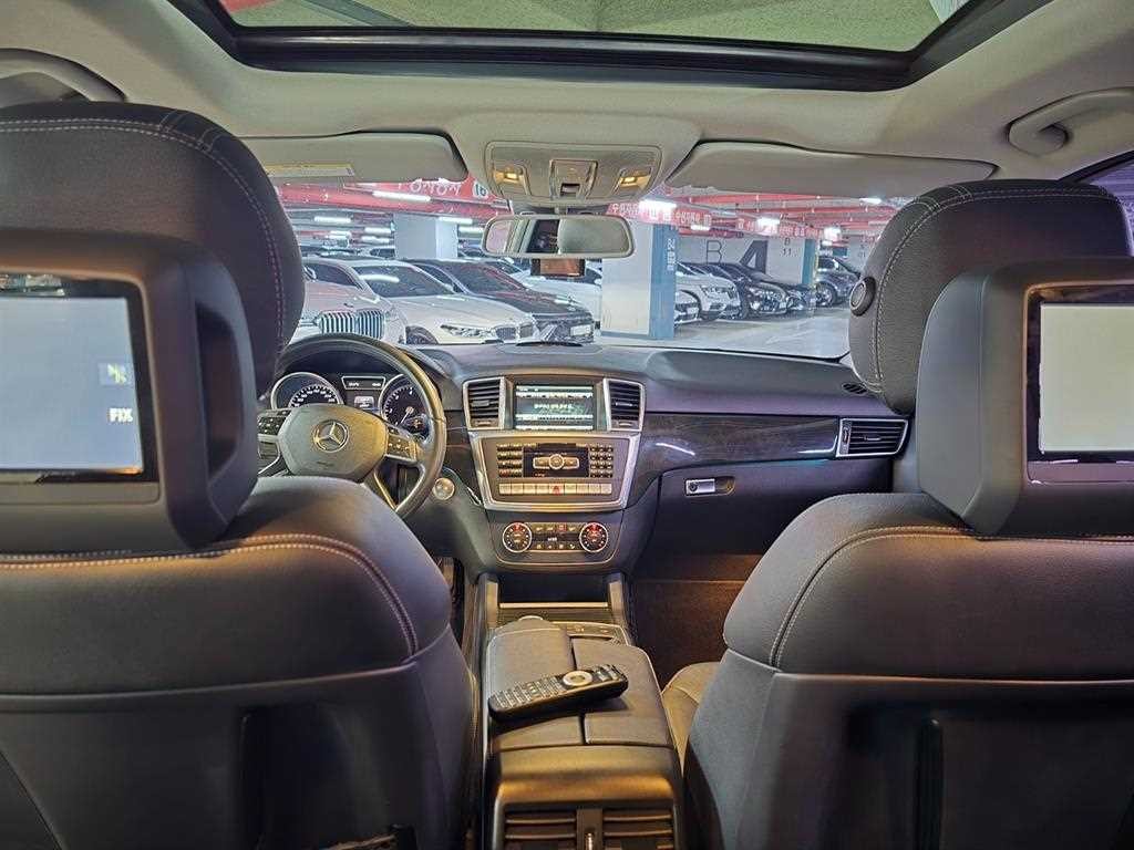 벤츠 M 클래스 뉴 M클래스 W166 ML350 블루텍 4매틱 이미지 8