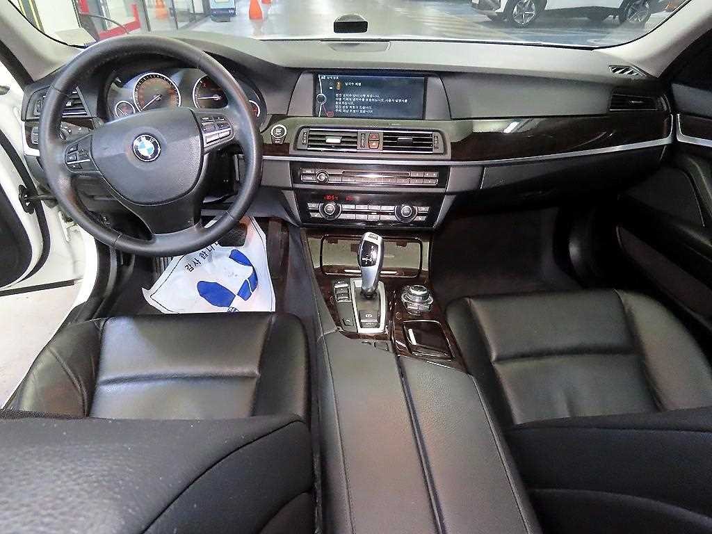 BMW 5시리즈 5시리즈 (F10) 520d 이미지 10