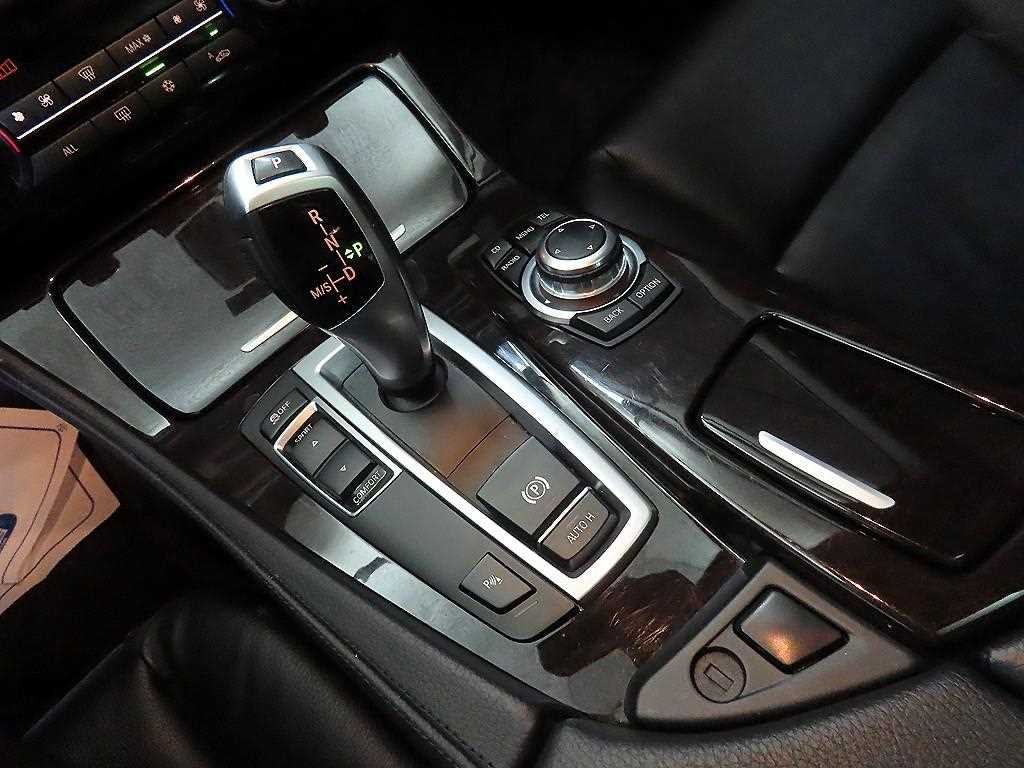 BMW 5시리즈 5시리즈 (F10) 520d 이미지 12