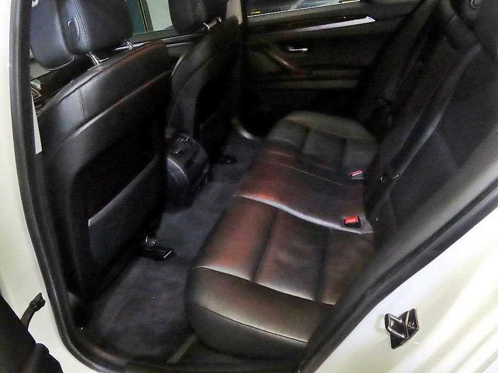 BMW 5시리즈 5시리즈 (F10) 520d 이미지 7
