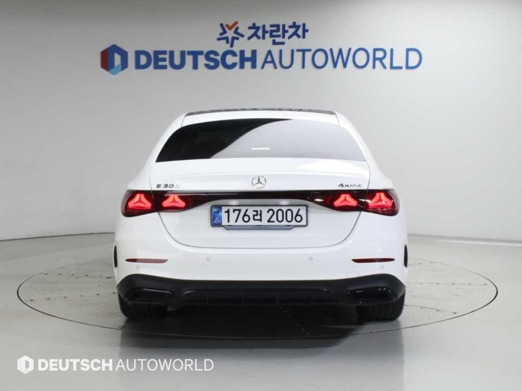 벤츠 E 클래스 E-클래스 W214 E300 4MATIC AMG Line 이미지 4