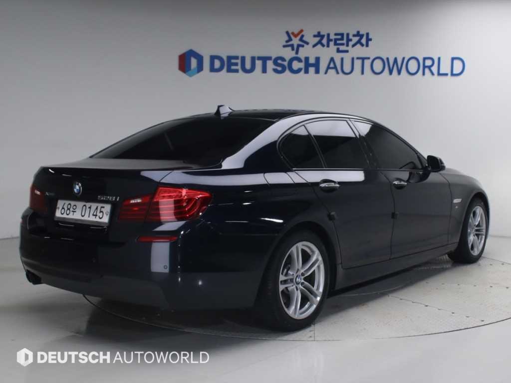 BMW 5시리즈 5시리즈 (F10) 528i xDrive M 에어로 다이나믹 이미지 2