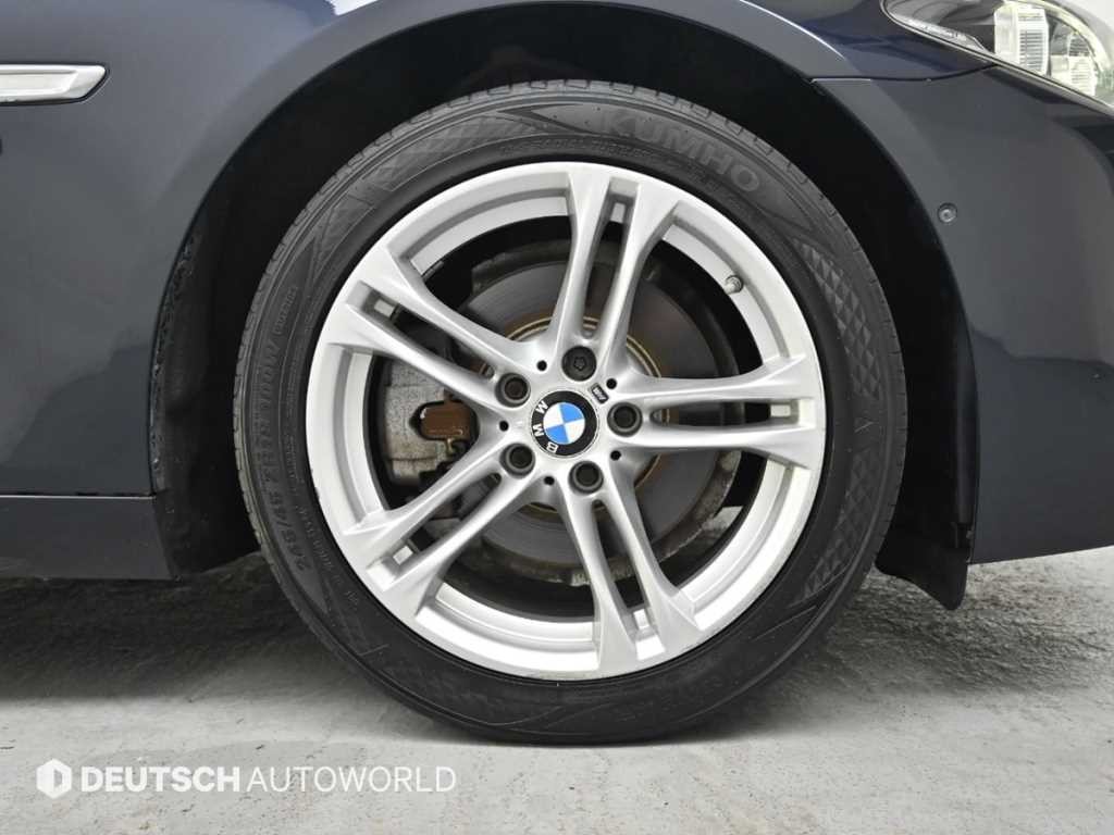 BMW 5시리즈 5시리즈 (F10) 528i xDrive M 에어로 다이나믹 이미지 5