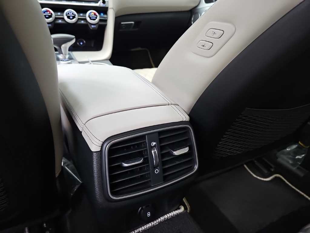 제네시스 G70 더 뉴 G70 가솔린 2.0T 2WD 이미지 14