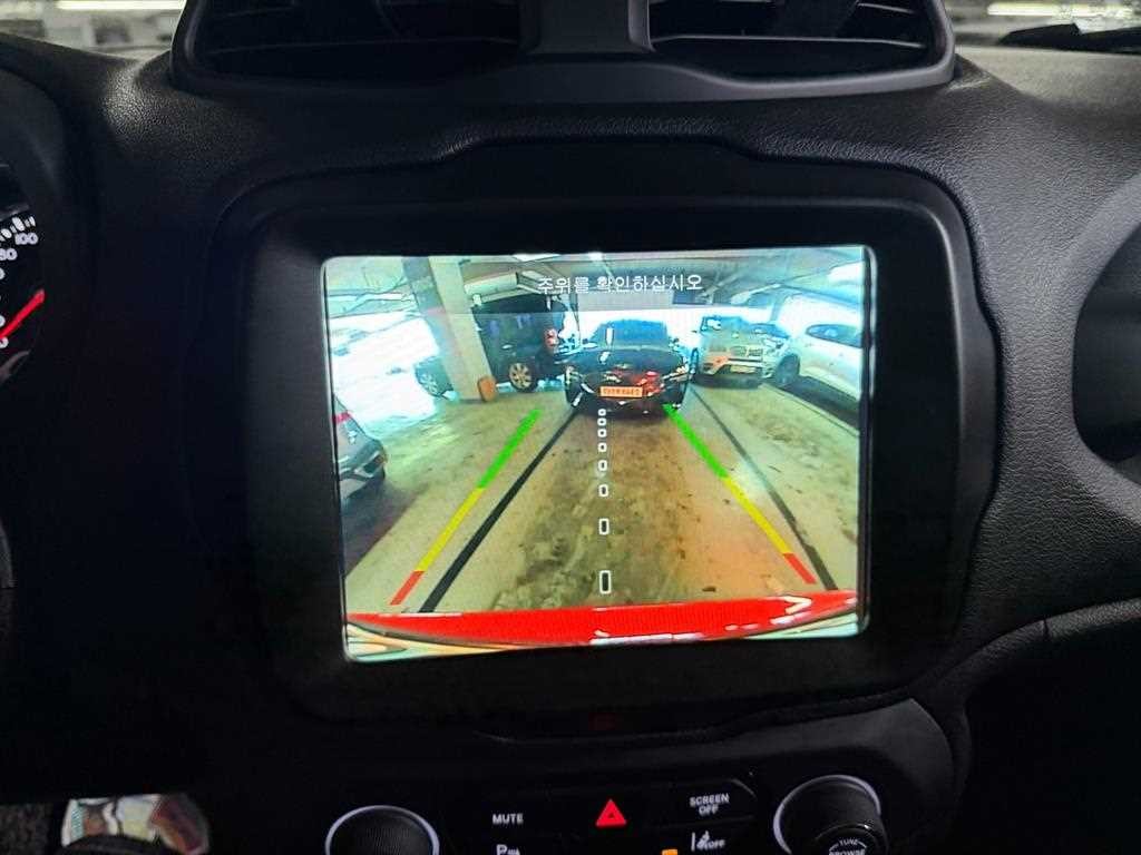 지프 레니게이드 2.4 리미티드 AWD 이미지 16