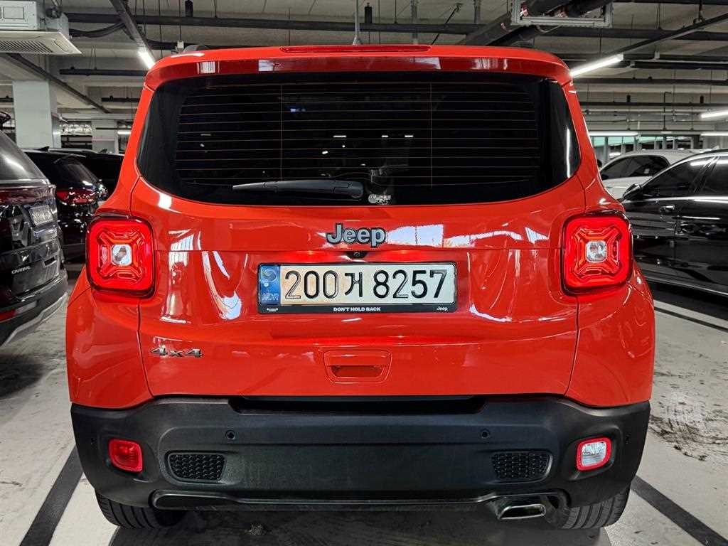 지프 레니게이드 2.4 리미티드 AWD 이미지 4