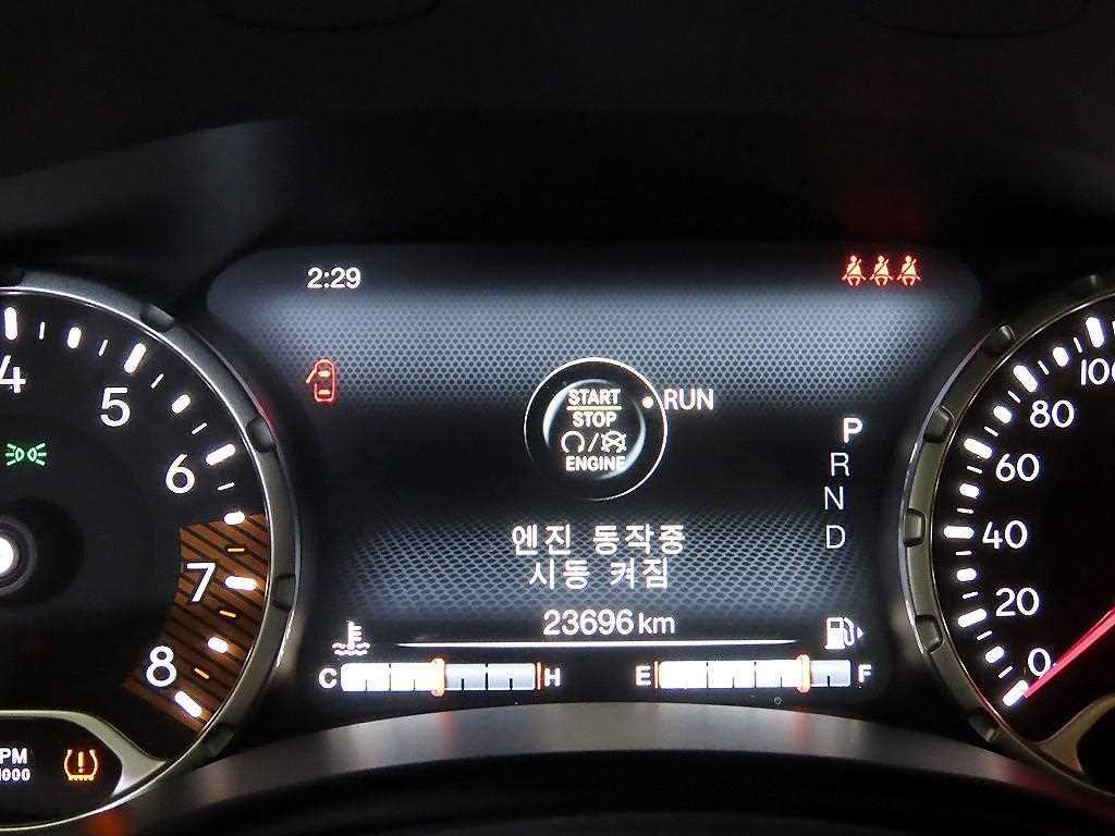 지프 레니게이드 1.3 리미티드 FWD 이미지 9