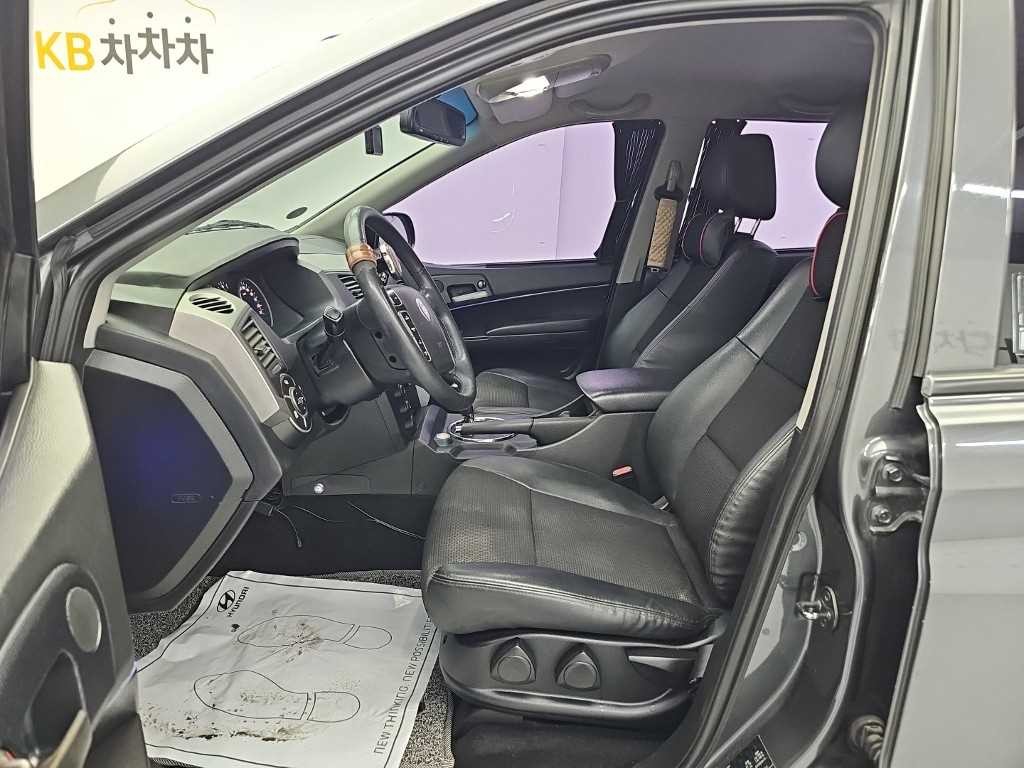 KG모빌리티(쌍용) 코란도 코란도스포츠 디젤 4WD CX7 패션 이미지 11