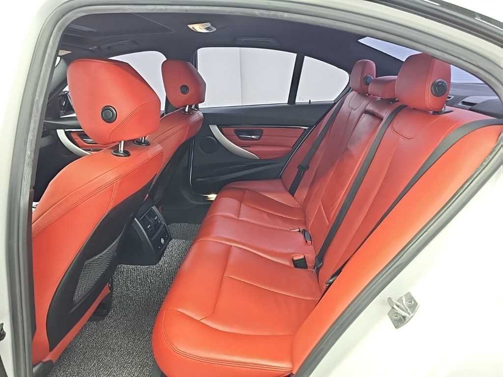 BMW 3시리즈 3시리즈 (F30) 330i M 스포츠 이미지 12