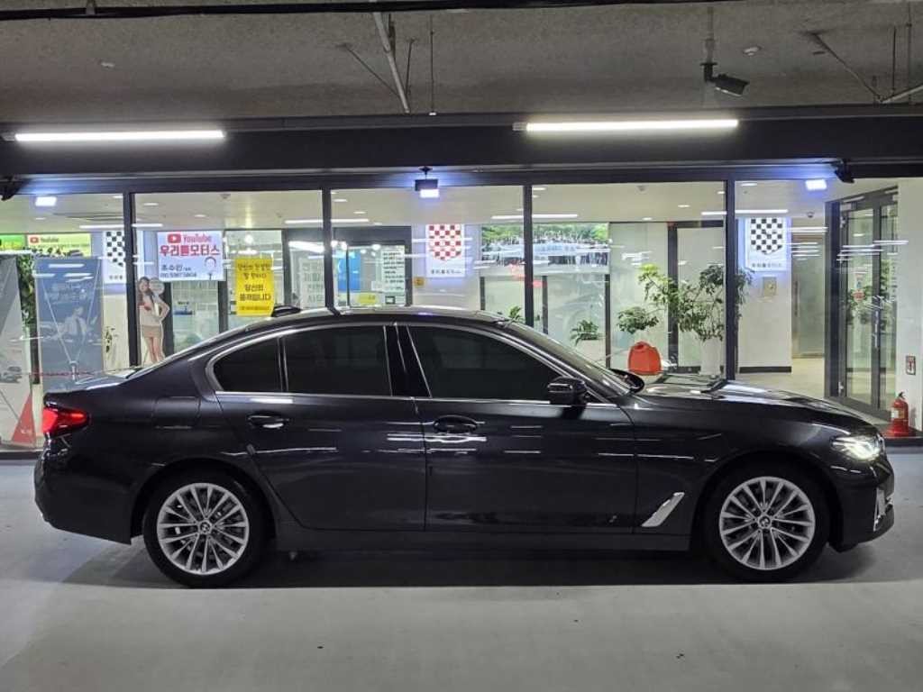 BMW 5시리즈 5시리즈 (G30) 523d 럭셔리 이미지 3