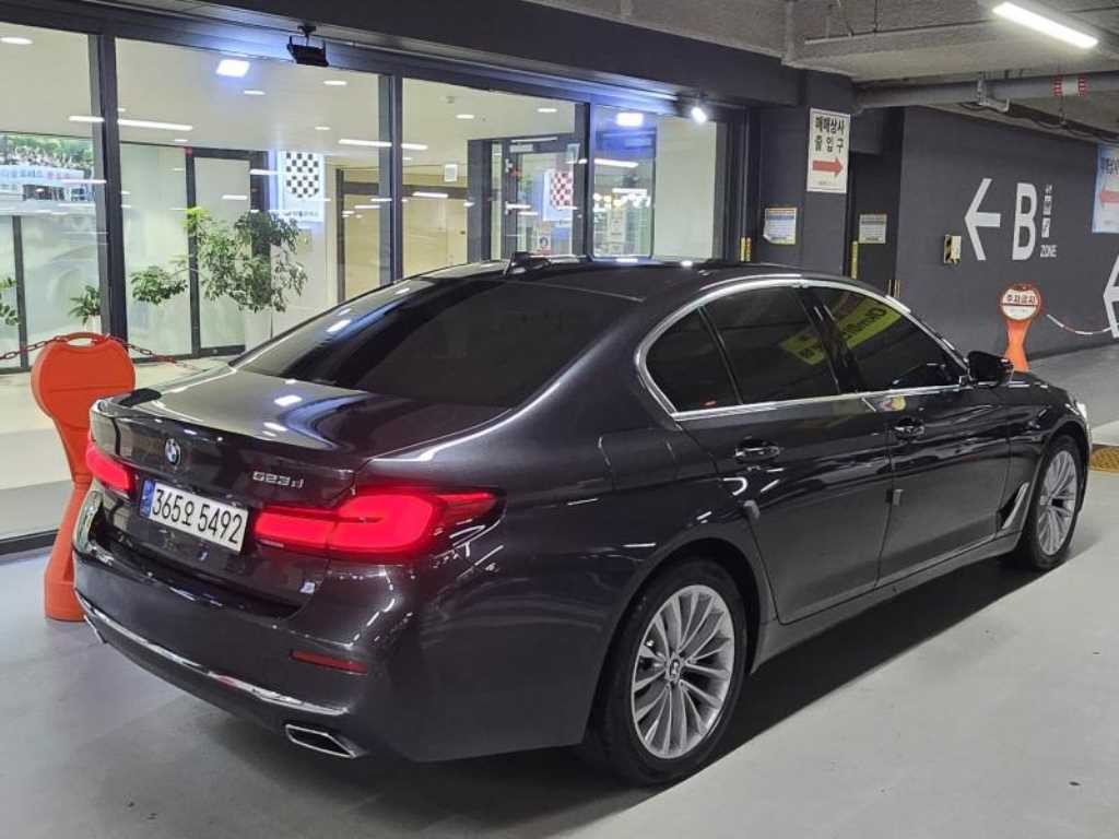 BMW 5시리즈 5시리즈 (G30) 523d 럭셔리 이미지 4