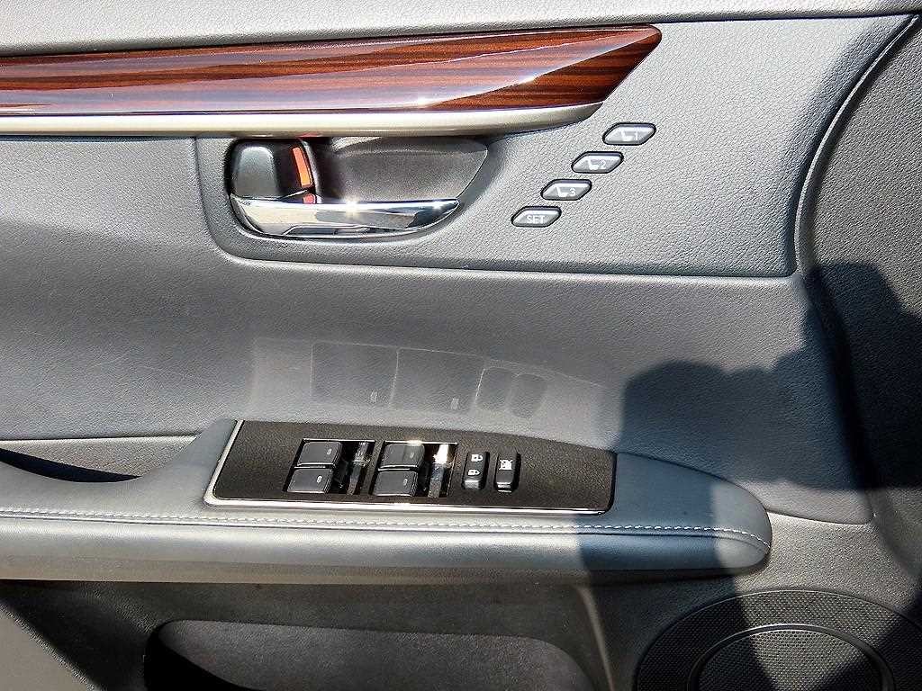 렉서스 ES 뉴ES300h 슈프림 이미지 11