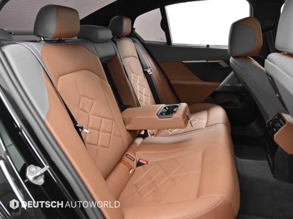 BMW i5 M60 xDrive 이미지 12
