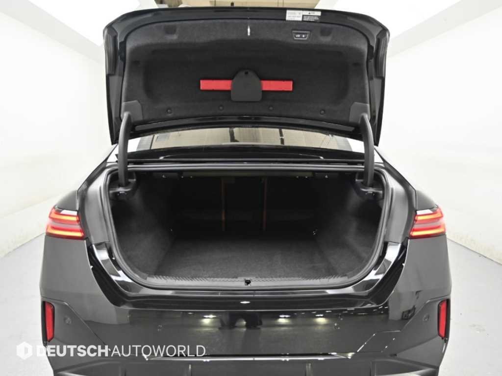 BMW i5 M60 xDrive 이미지 19
