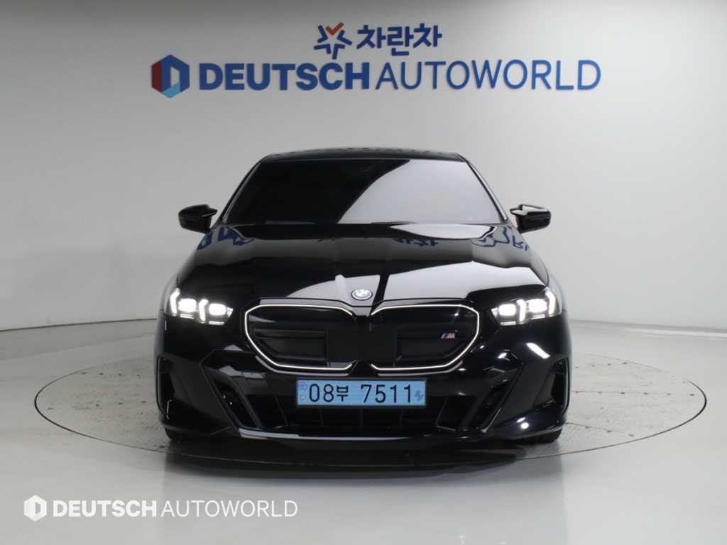 BMW i5 M60 xDrive 이미지 3