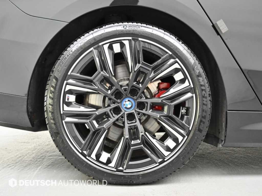 BMW i5 M60 xDrive 이미지 5