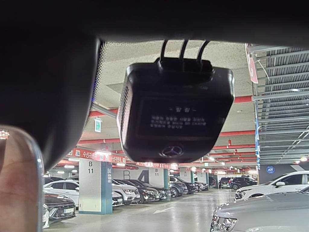 벤츠 GLC 클래스 GLC클래스 X253 GLC 300 4MATIC 프리미엄 쿠페 이미지 15