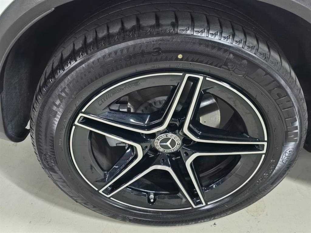 벤츠 GLC 클래스 GLC클래스 X253 GLC 300 4MATIC 프리미엄 쿠페 이미지 18