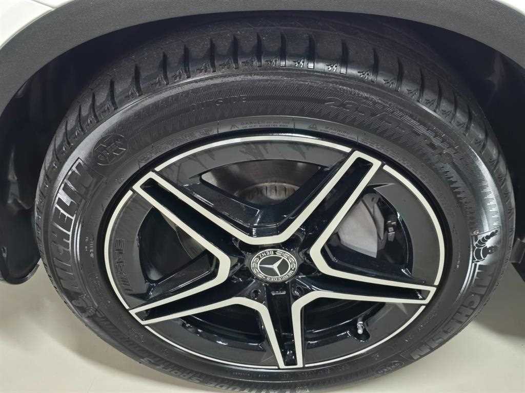 벤츠 GLC 클래스 GLC클래스 X253 GLC 300 4MATIC 프리미엄 쿠페 이미지 20