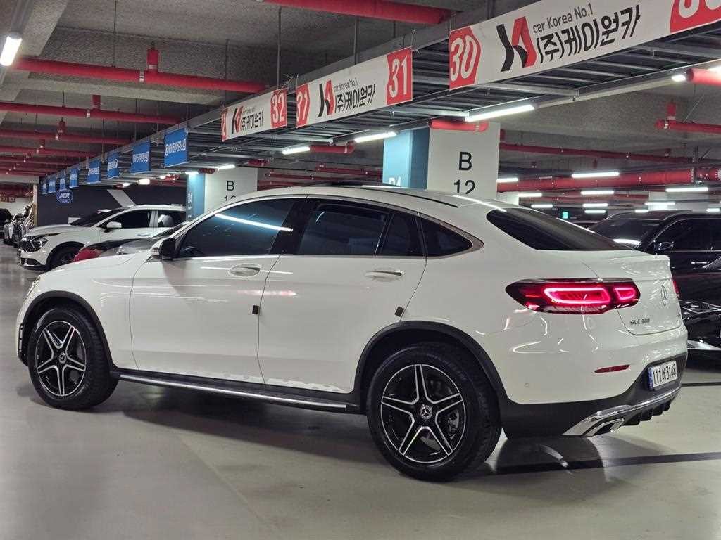 벤츠 GLC 클래스 GLC클래스 X253 GLC 300 4MATIC 프리미엄 쿠페 이미지 4
