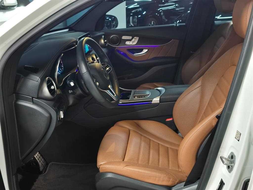 벤츠 GLC 클래스 GLC클래스 X253 GLC 300 4MATIC 프리미엄 쿠페 이미지 8