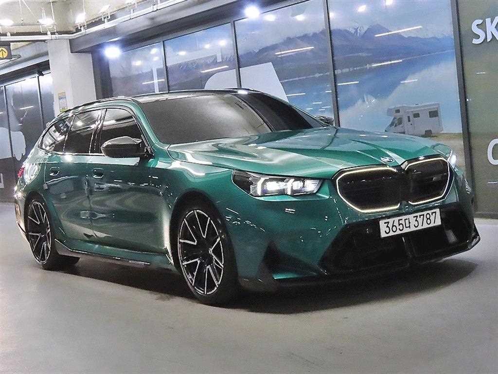 BMW 5시리즈 M5 7세대 4.4 투어링 이미지 1