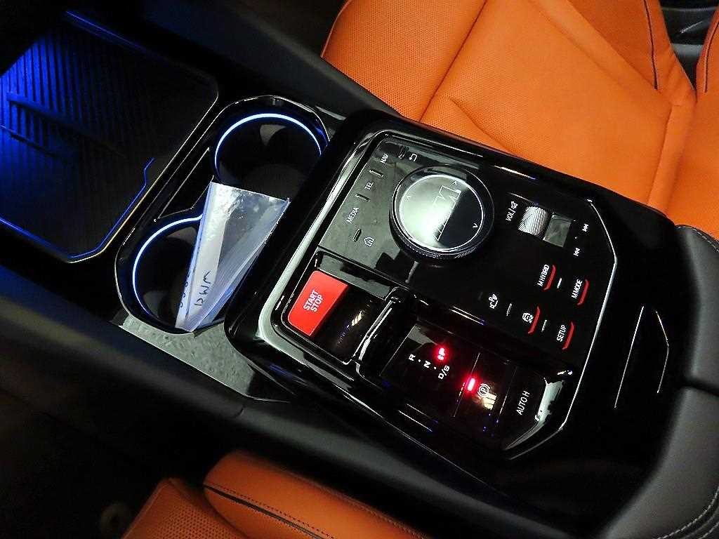 BMW 5시리즈 M5 7세대 4.4 투어링 이미지 12