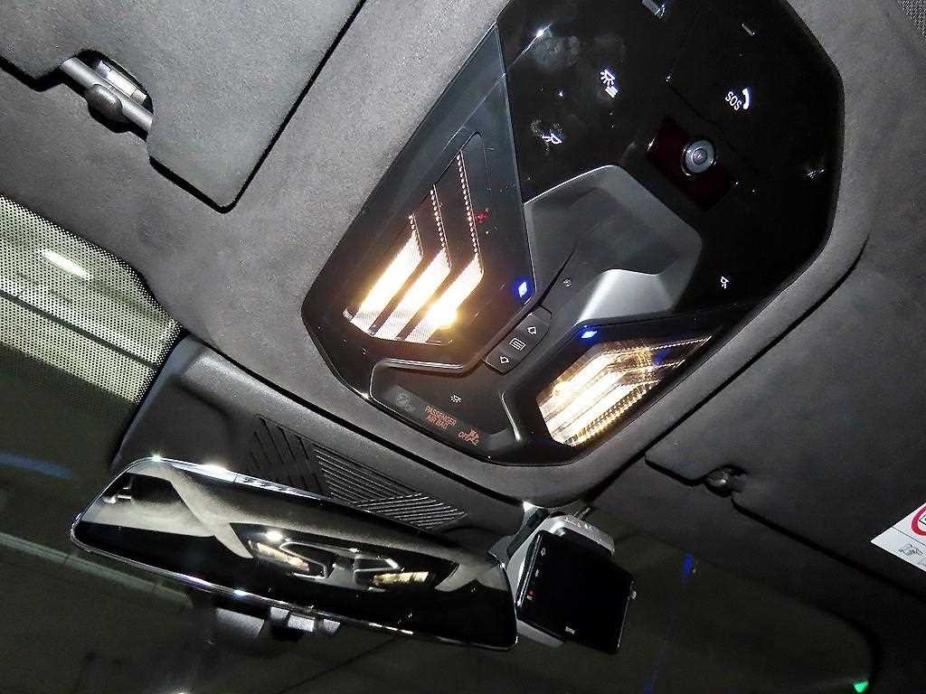 BMW 5시리즈 M5 7세대 4.4 투어링 이미지 13