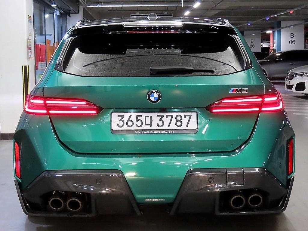 BMW 5시리즈 M5 7세대 4.4 투어링 이미지 5